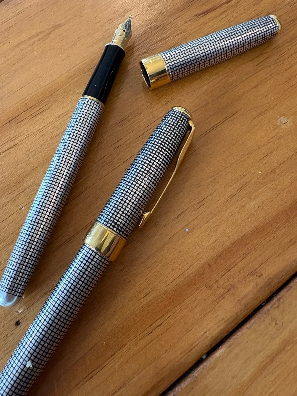 Parker Sonnet Ciselé Chiselled Silver Fountain Pen & Ballpoint Set 18K Gold Nib